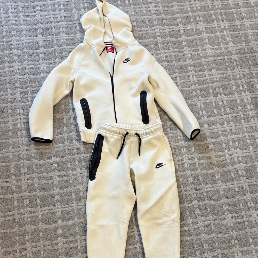 Nike Tech boys Off-White Tracksuit with Black Details